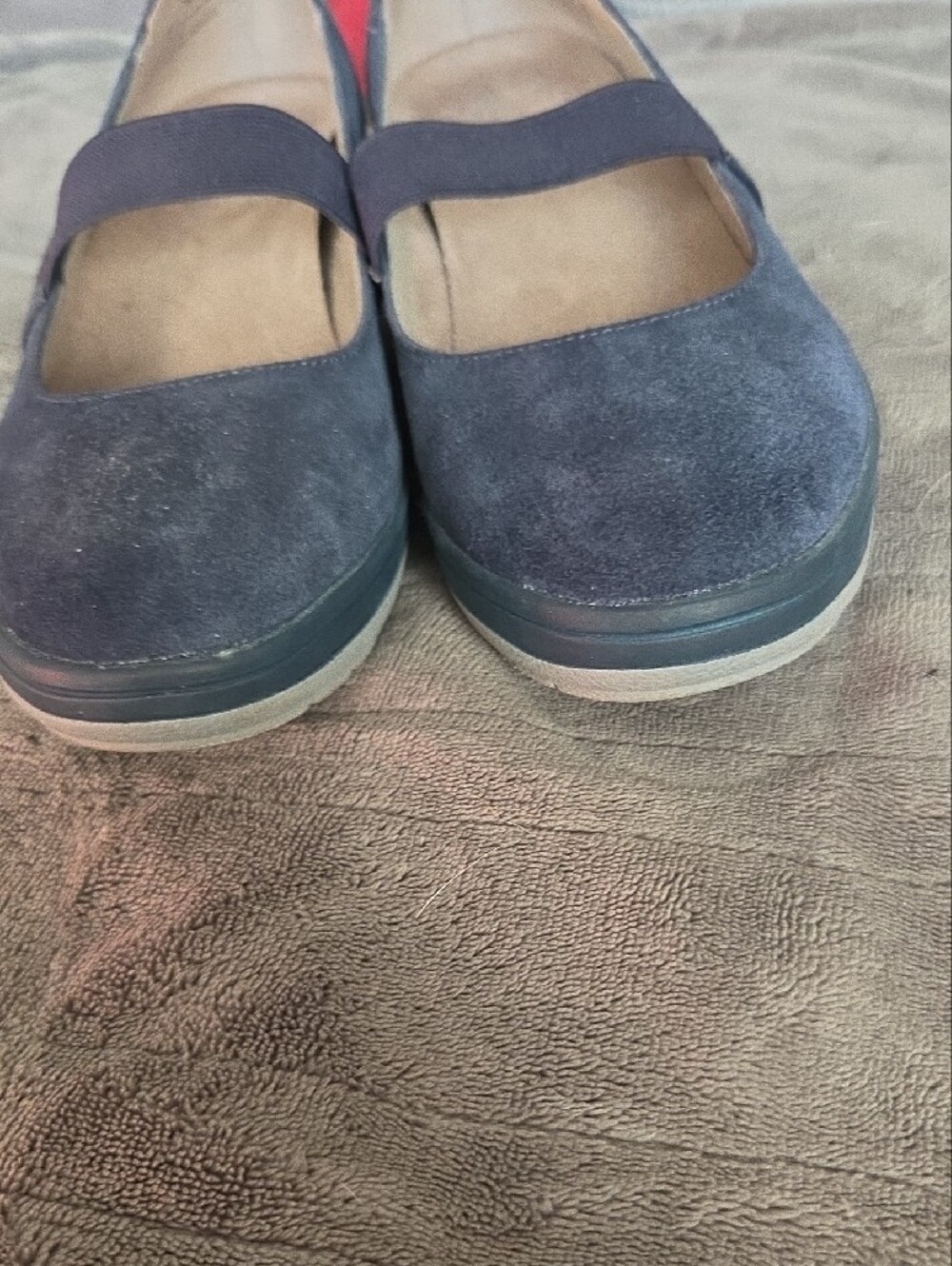 Vionic Navy Suede Mary Jane Wedges with Elastic Strap, Size 10 - Picture 4 of 14